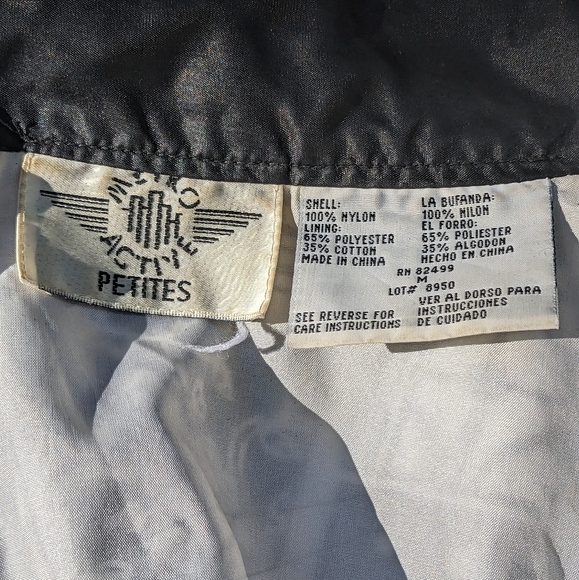 Vintage 80s/90s Metro Active Petite Black and White Windbreaker - Picture 3 of 4